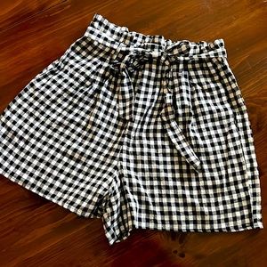 BRAND-NEW W/ TAGS ANTHROPOLOGIE PAPER BAG SHORTS SIZE M